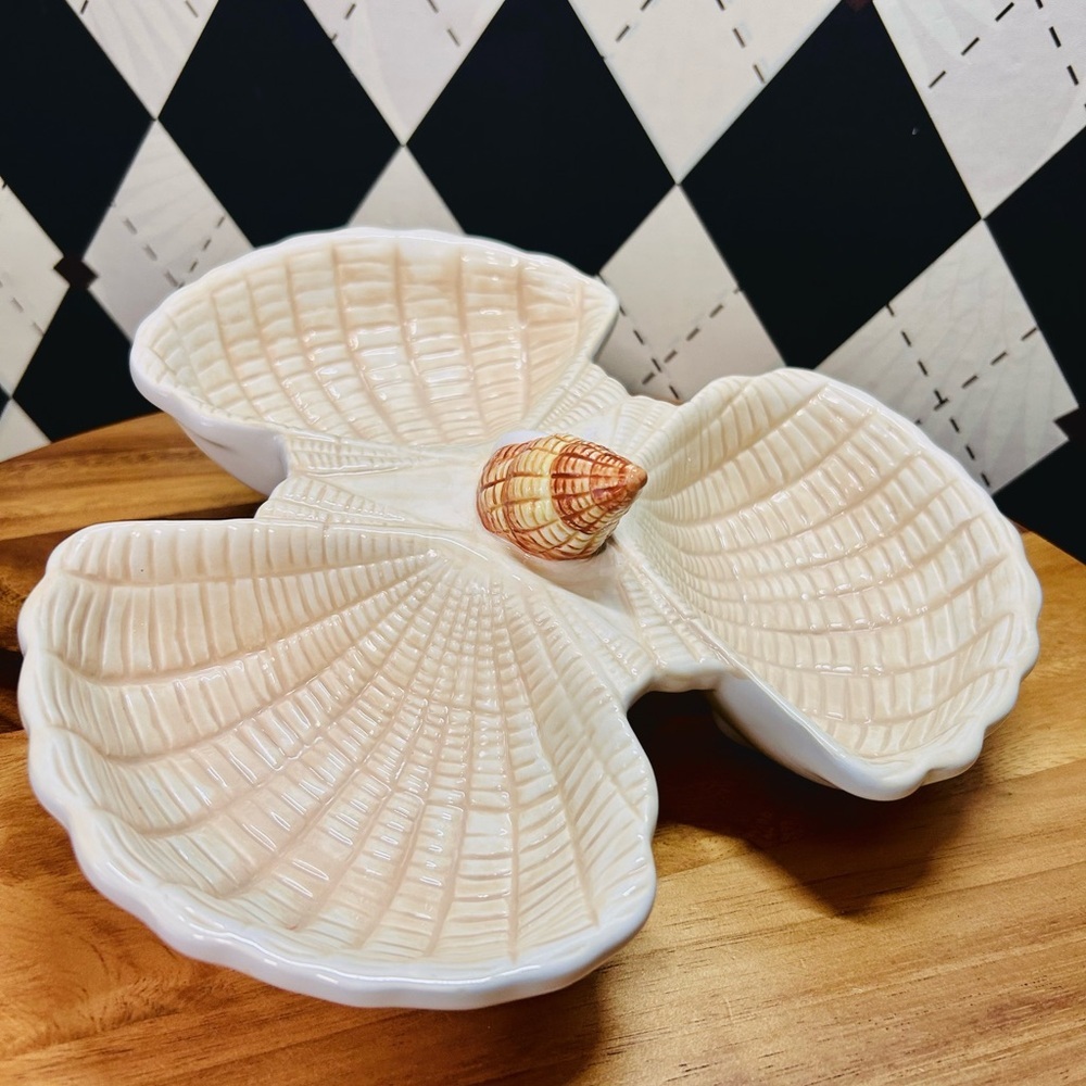 Coastal Shell Dish Ceramic — Nautical Elegance Vintage‎
